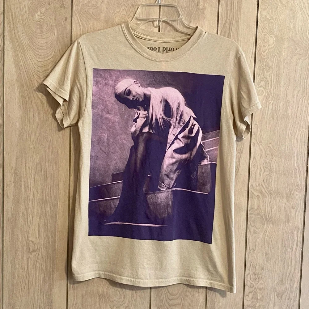 Ariana Grande Sweetener World Tour Tee - Picture 1 of 3